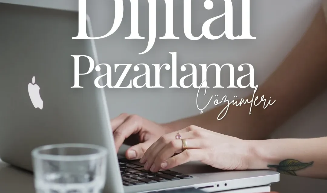 Dijital pazarlama stratejileri ile büyüme grafiği gösteren modern bir infografik.