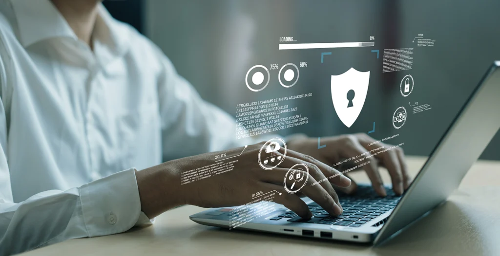 Web sitesi güvenliği için SSL sertifikası, kilit simgesi ve güvenlik duvarı görselleri