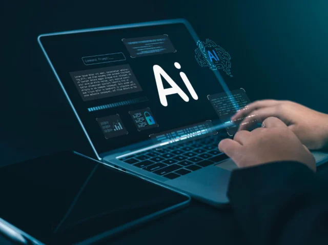 Holografik AI Arayüzlü Laptop — Görsel Üretim